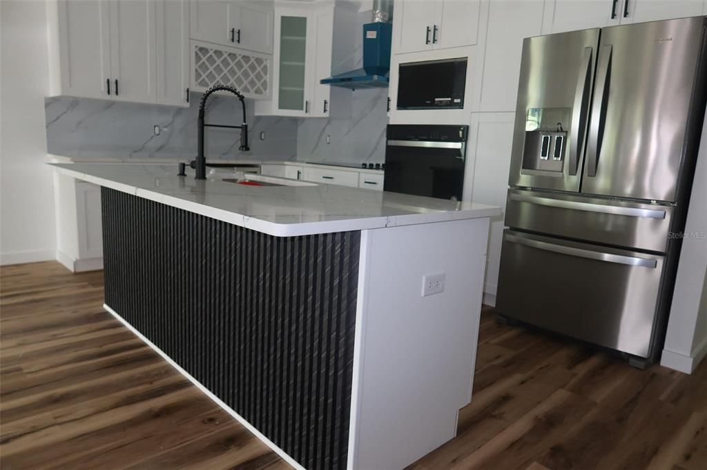 En Venta: $729,000 (4 camas, 2 baños, 1907 Pies cuadrados)