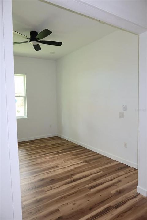 En Venta: $729,000 (4 camas, 2 baños, 1907 Pies cuadrados)