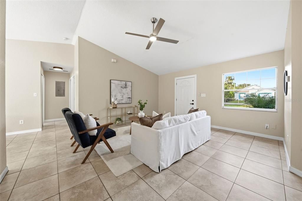 待售: $307,780 (3 贝兹, 2 浴室, 1208 平方英尺)