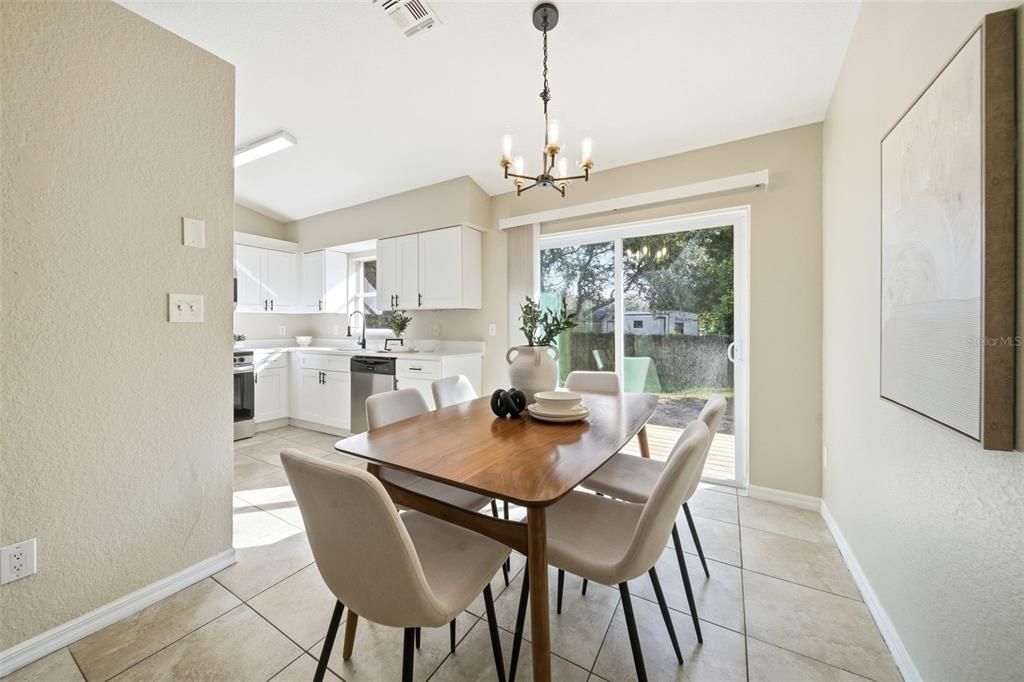 待售: $307,780 (3 贝兹, 2 浴室, 1208 平方英尺)