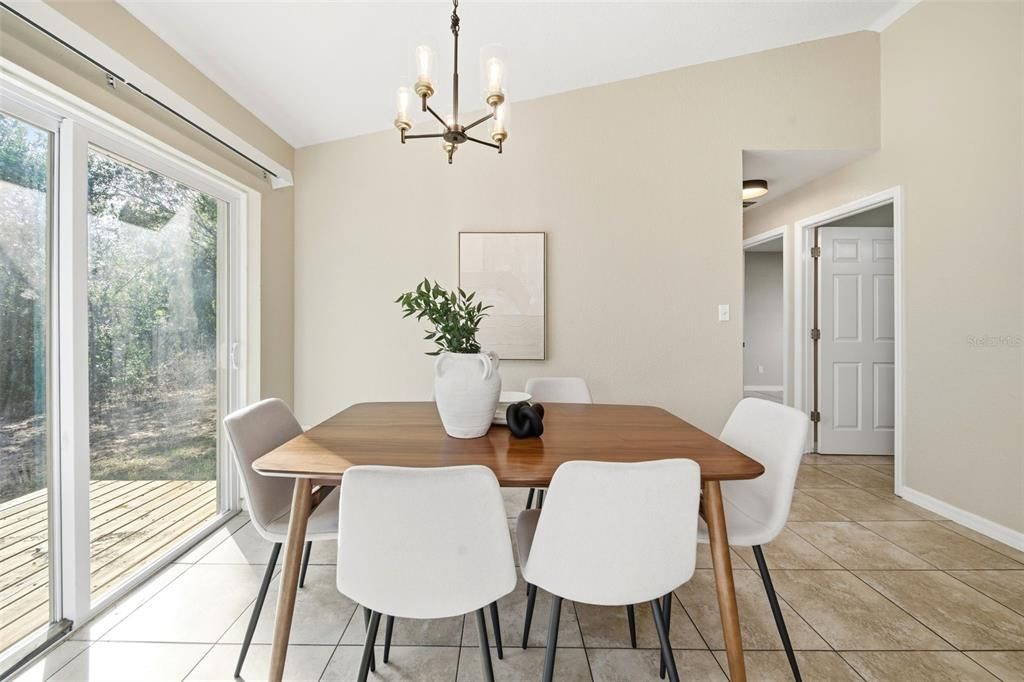 待售: $307,780 (3 贝兹, 2 浴室, 1208 平方英尺)