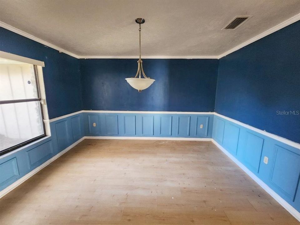 For Sale: $464,000 (4 beds, 2 baths, 3100 Square Feet)