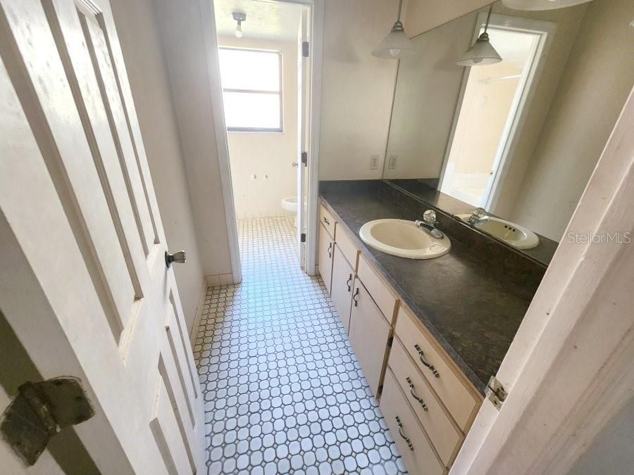 For Sale: $464,000 (4 beds, 2 baths, 3100 Square Feet)