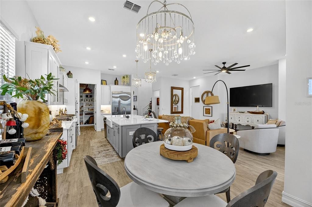 待售: $929,000 (4 贝兹, 3 浴室, 2913 平方英尺)