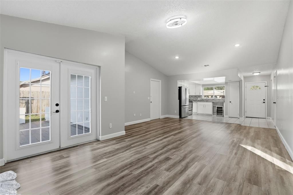 待售: $370,000 (3 贝兹, 2 浴室, 1331 平方英尺)