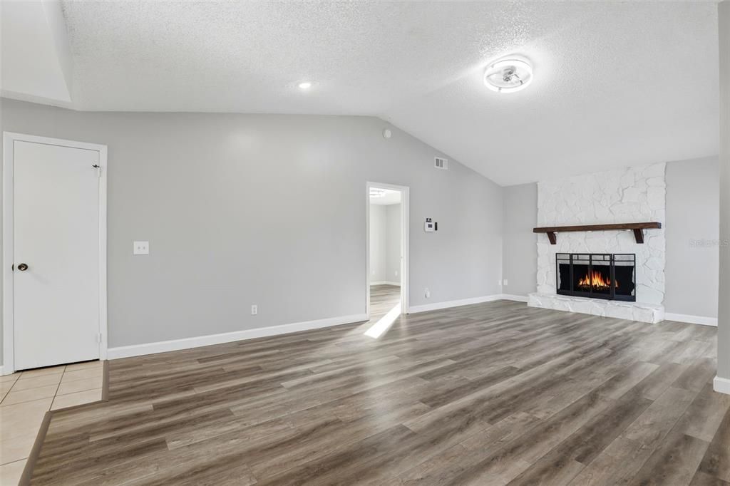 待售: $370,000 (3 贝兹, 2 浴室, 1331 平方英尺)