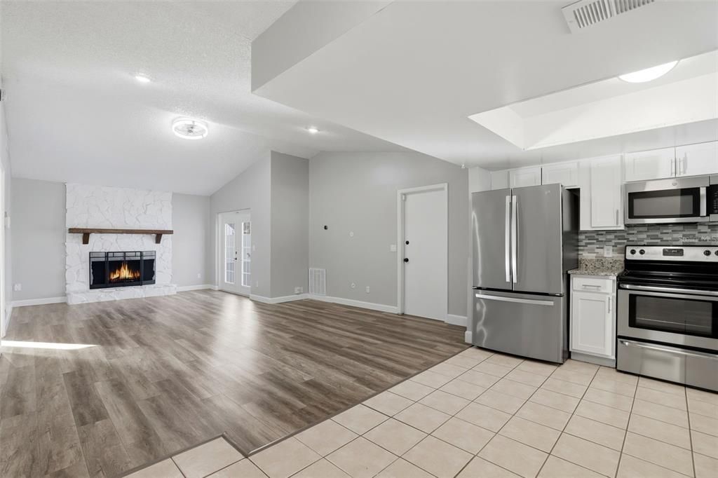 待售: $370,000 (3 贝兹, 2 浴室, 1331 平方英尺)