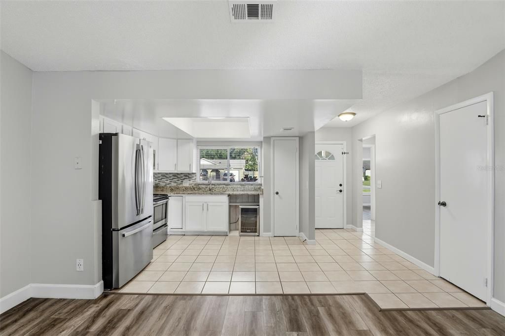 待售: $370,000 (3 贝兹, 2 浴室, 1331 平方英尺)