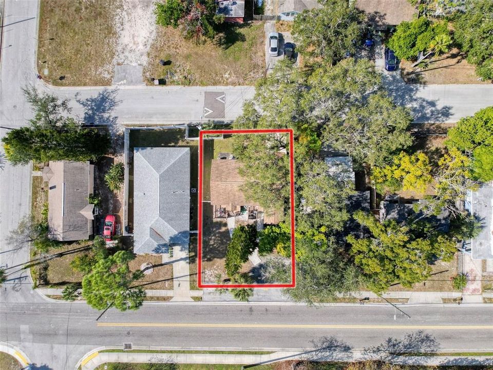 合同活跃: $265,000 (3 贝兹, 0 浴室, 1050 平方英尺)