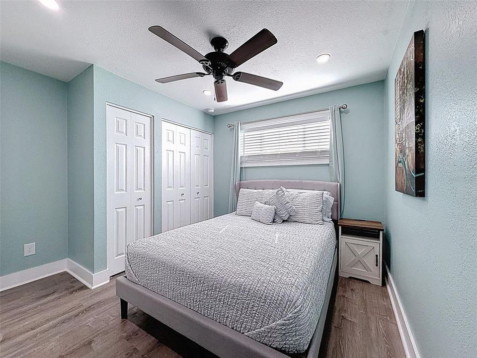 合同活跃: $265,000 (3 贝兹, 0 浴室, 1050 平方英尺)