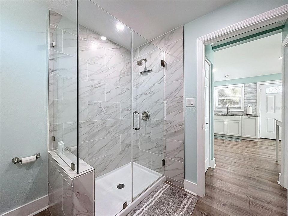 合同活跃: $265,000 (3 贝兹, 0 浴室, 1050 平方英尺)