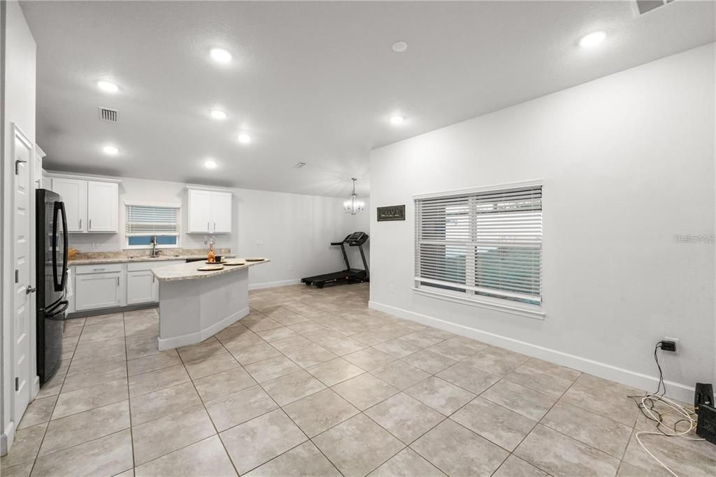 For Rent: $2,290 (3 beds, 2 baths, 1527 Square Feet)