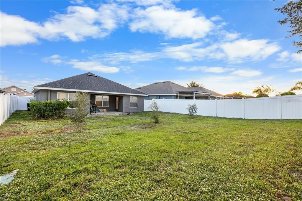 For Rent: $2,290 (3 beds, 2 baths, 1527 Square Feet)