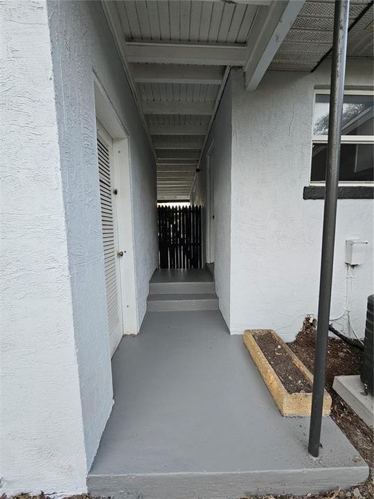 For Sale: $295,000 (3 beds, 1 baths, 1040 Square Feet)