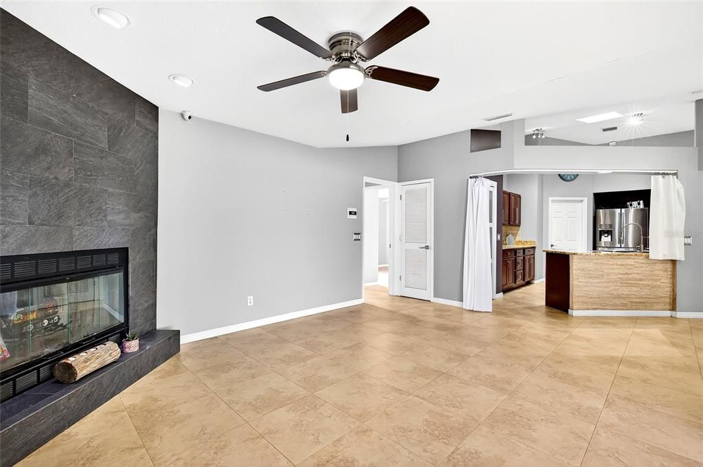 В аренду: $2,600 (3 спален, 2 ванн, 1835 Квадратных фут)