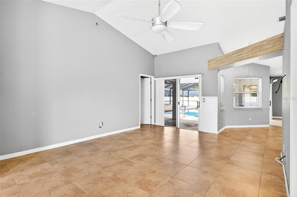 В аренду: $2,600 (3 спален, 2 ванн, 1835 Квадратных фут)