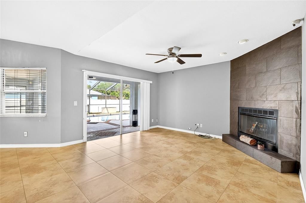 В аренду: $2,600 (3 спален, 2 ванн, 1835 Квадратных фут)