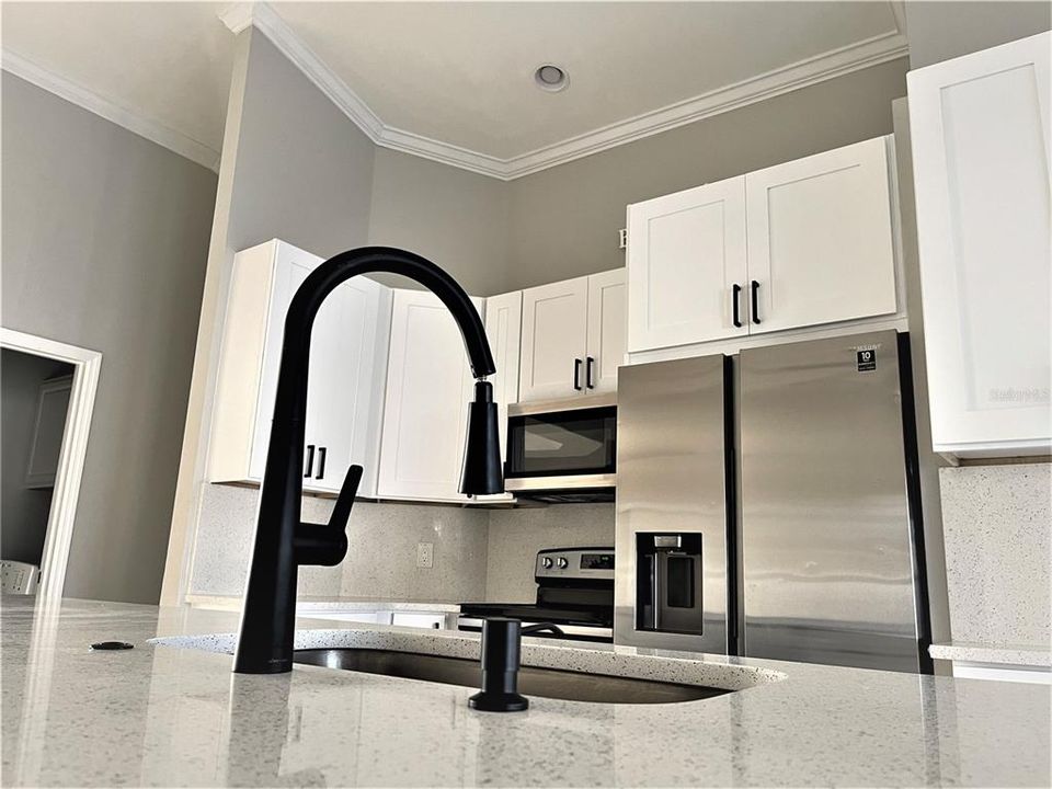 For Rent: $3,000 (4 beds, 2 baths, 2037 Square Feet)