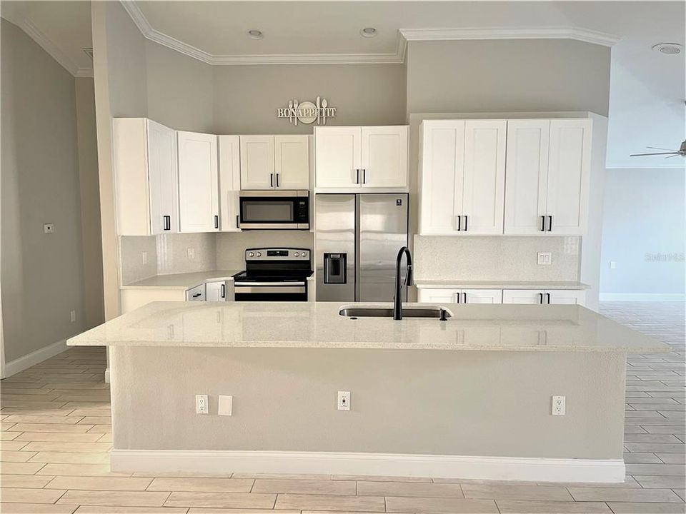 For Rent: $3,000 (4 beds, 2 baths, 2037 Square Feet)