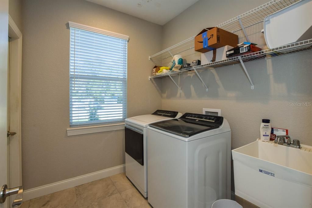 En Venta: $399,999 (3 camas, 2 baños, 1727 Pies cuadrados)