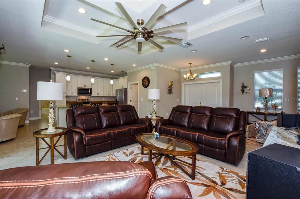 En Venta: $399,999 (3 camas, 2 baños, 1727 Pies cuadrados)