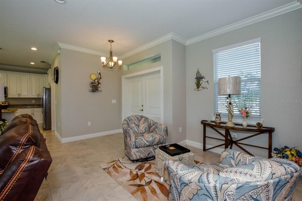 En Venta: $399,999 (3 camas, 2 baños, 1727 Pies cuadrados)