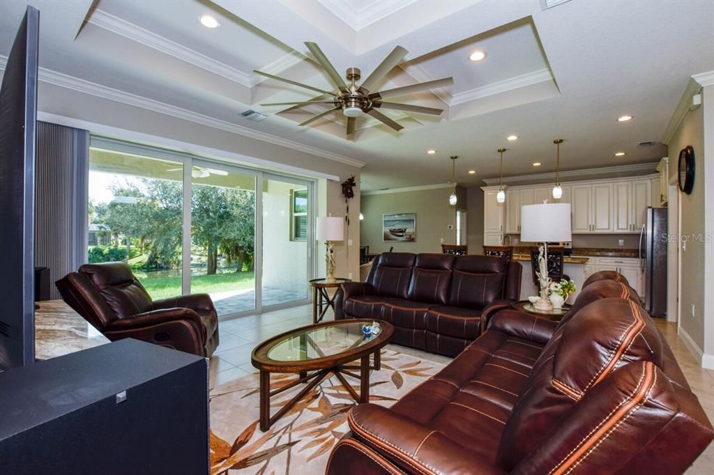 En Venta: $399,999 (3 camas, 2 baños, 1727 Pies cuadrados)