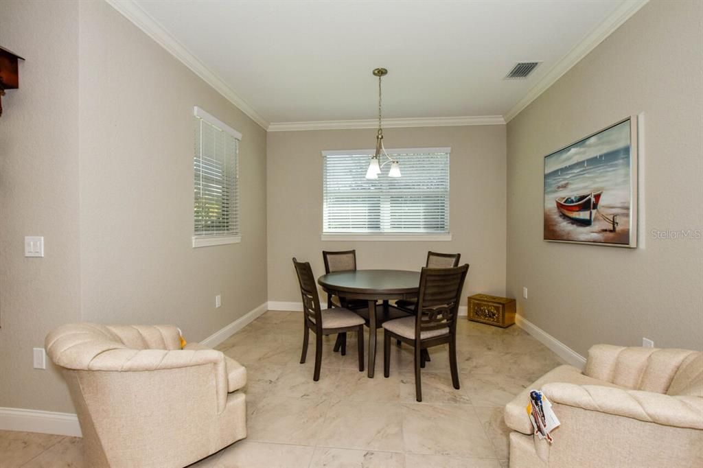 En Venta: $399,999 (3 camas, 2 baños, 1727 Pies cuadrados)