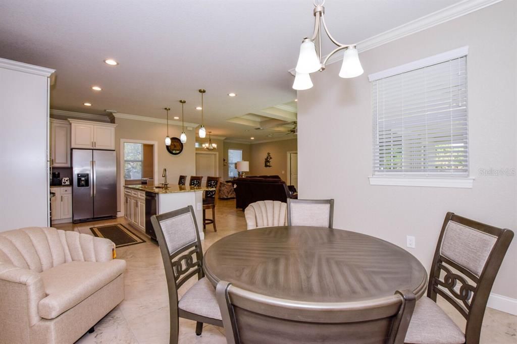 En Venta: $399,999 (3 camas, 2 baños, 1727 Pies cuadrados)