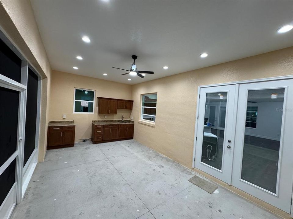 For Rent: $2,500 (4 beds, 3 baths, 2400 Square Feet)