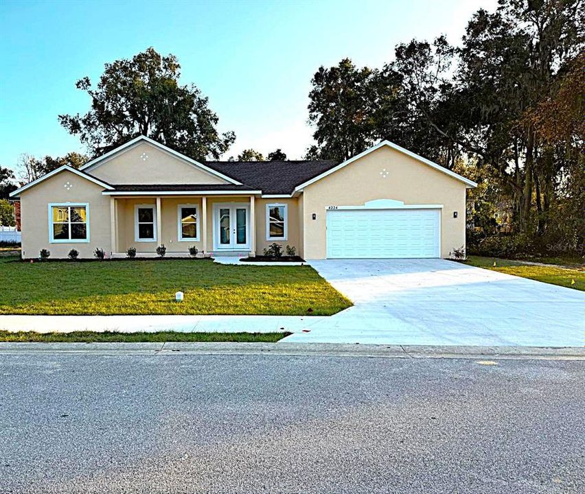 For Rent: $2,500 (4 beds, 3 baths, 2400 Square Feet)