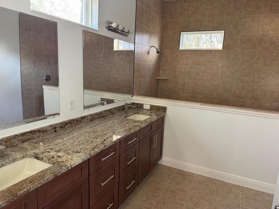 For Rent: $2,500 (4 beds, 3 baths, 2400 Square Feet)