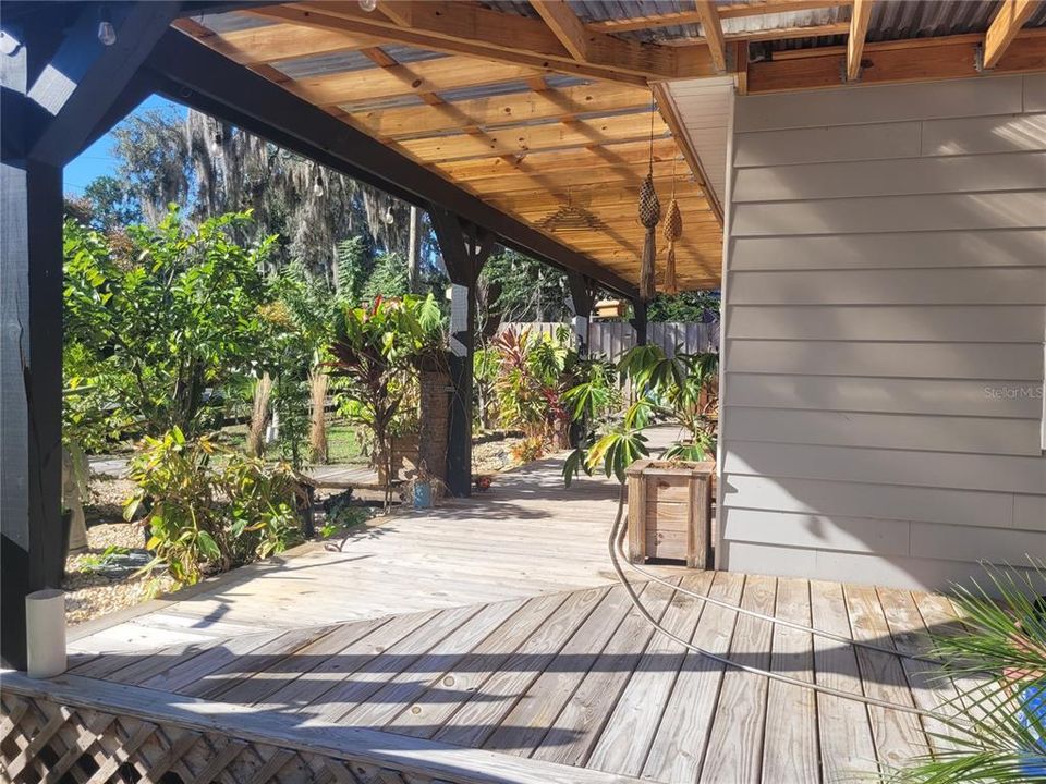 待售: $225,000 (2 贝兹, 1 浴室, 725 平方英尺)