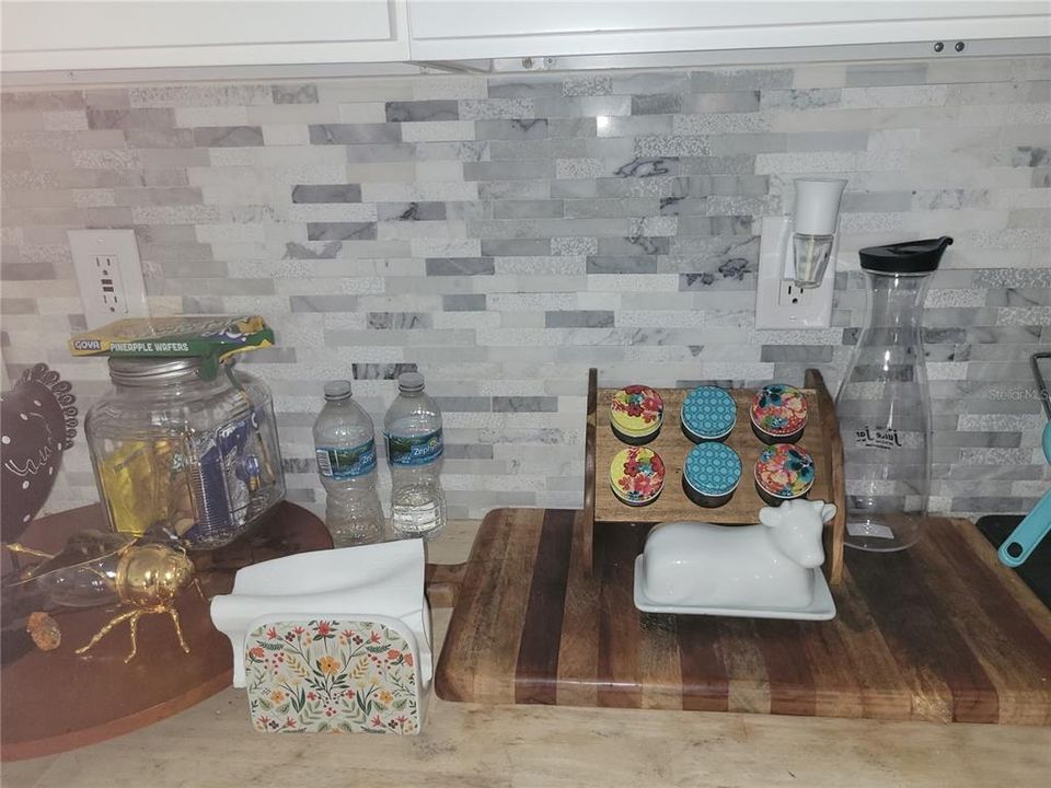 待售: $225,000 (2 贝兹, 1 浴室, 725 平方英尺)