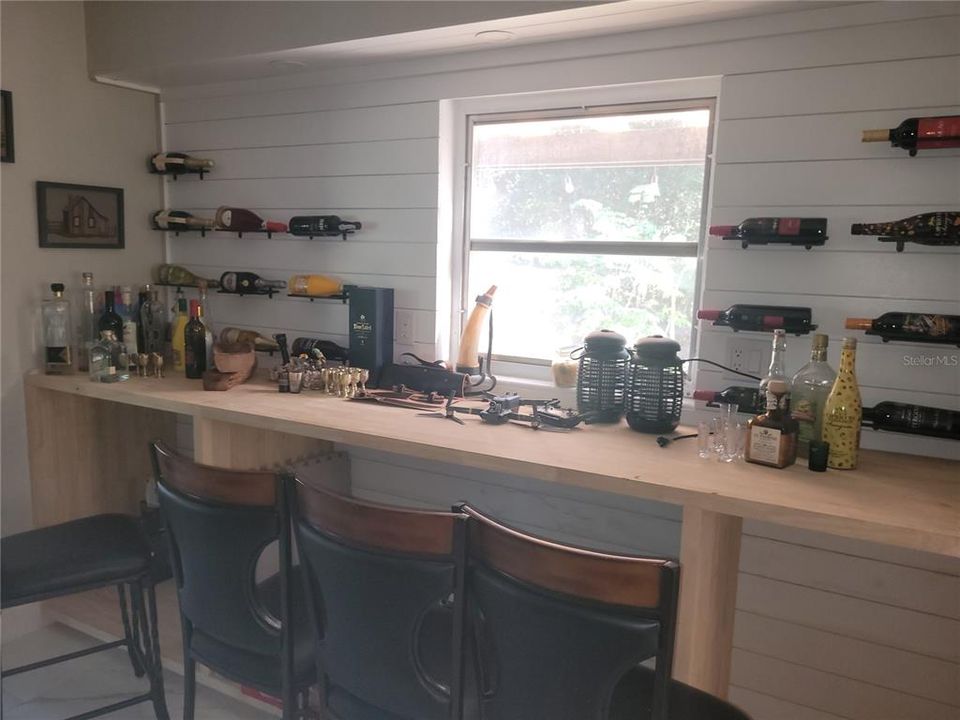 待售: $225,000 (2 贝兹, 1 浴室, 725 平方英尺)