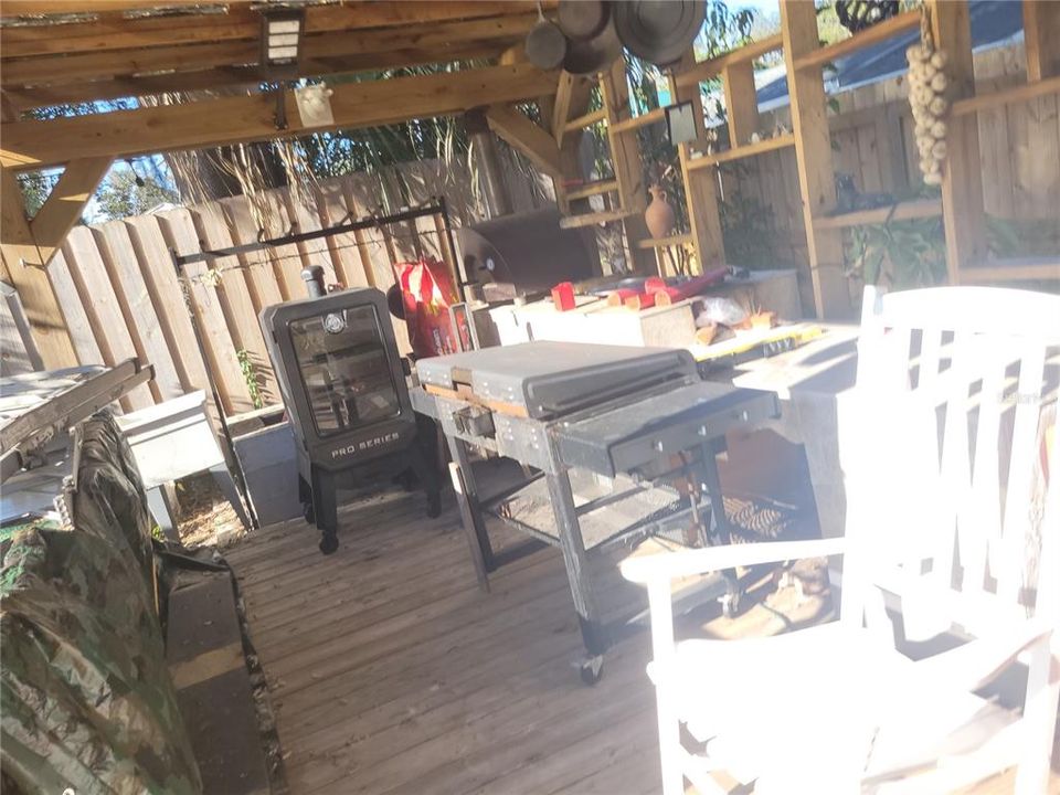 待售: $225,000 (2 贝兹, 1 浴室, 725 平方英尺)