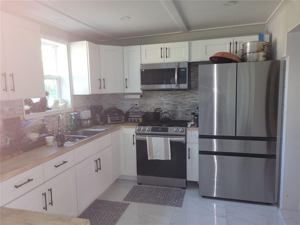 待售: $225,000 (2 贝兹, 1 浴室, 725 平方英尺)