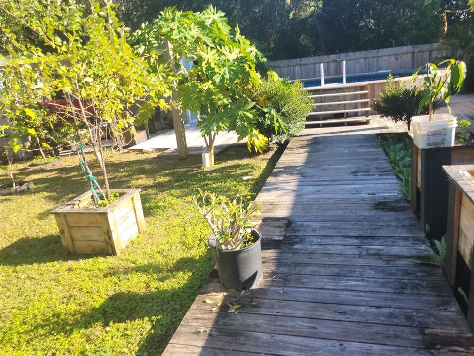 待售: $225,000 (2 贝兹, 1 浴室, 725 平方英尺)