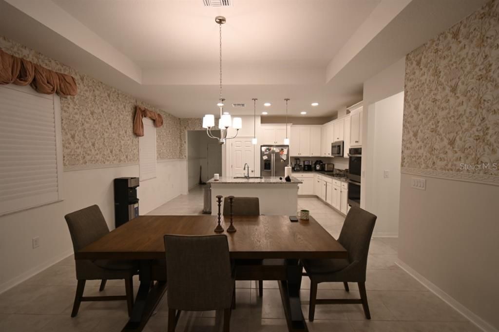 En Renta: $2,500 (4 camas, 3 baños, 2095 Pies cuadrados)