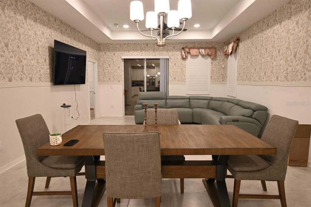 En Renta: $2,500 (4 camas, 3 baños, 2095 Pies cuadrados)