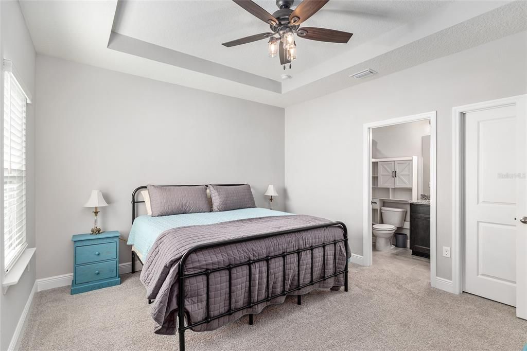 En Venta: $499,900 (4 camas, 3 baños, 2768 Pies cuadrados)