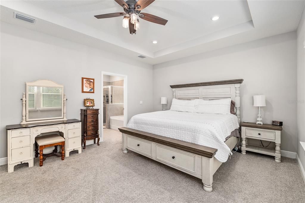 En Venta: $499,900 (4 camas, 3 baños, 2768 Pies cuadrados)