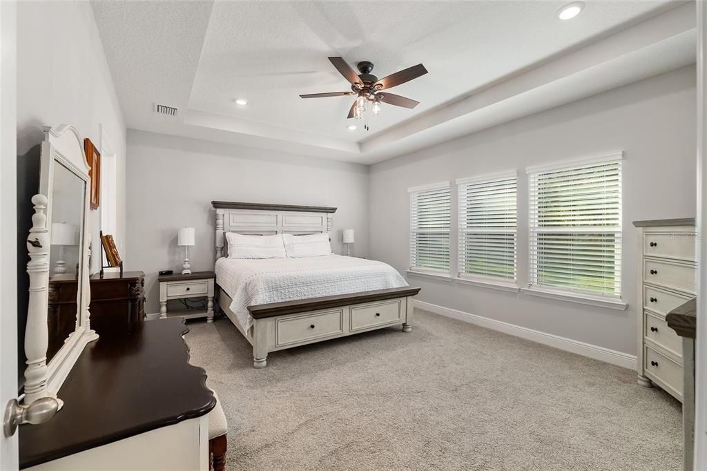 En Venta: $499,900 (4 camas, 3 baños, 2768 Pies cuadrados)