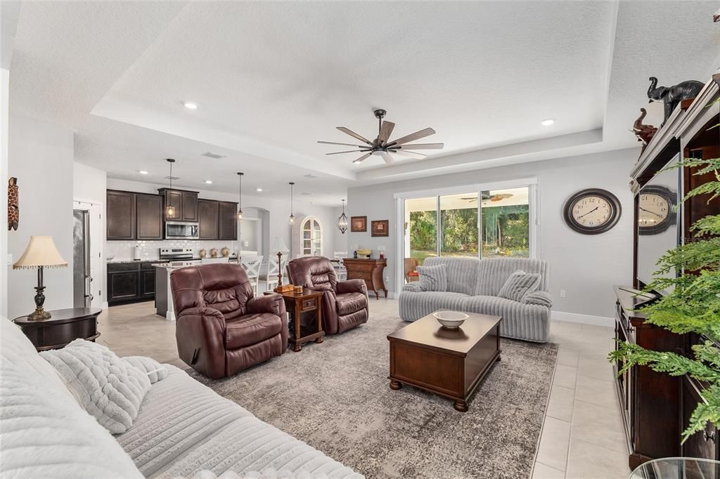 En Venta: $499,900 (4 camas, 3 baños, 2768 Pies cuadrados)