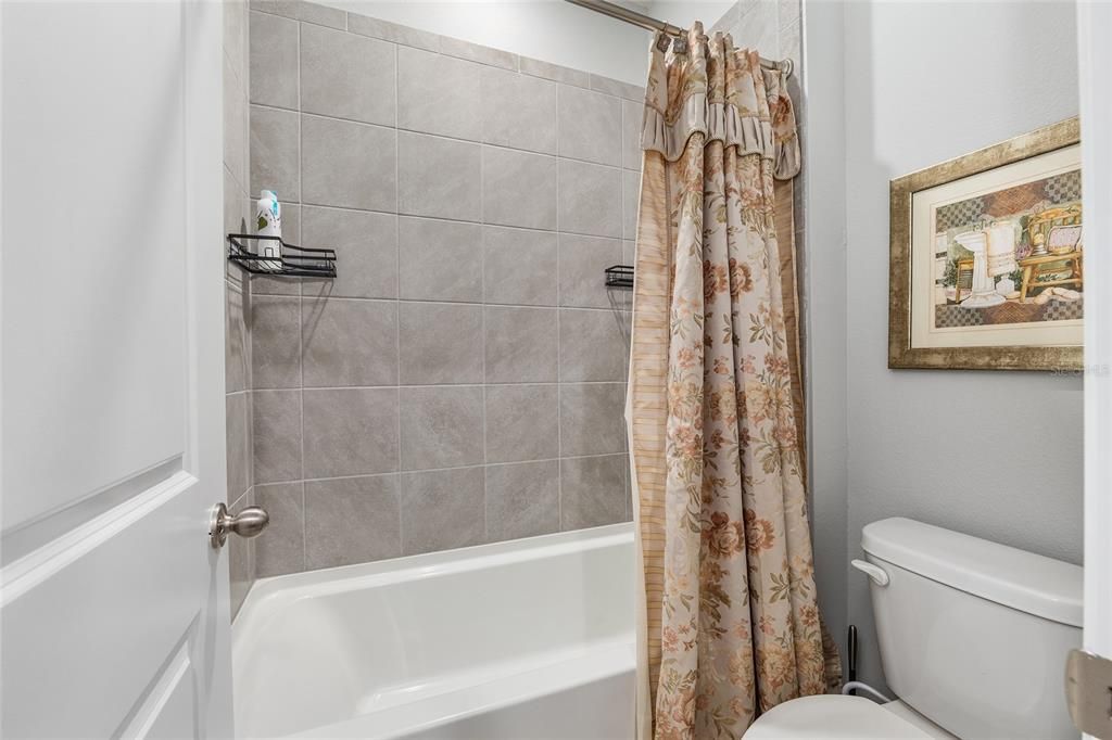 En Venta: $499,900 (4 camas, 3 baños, 2768 Pies cuadrados)