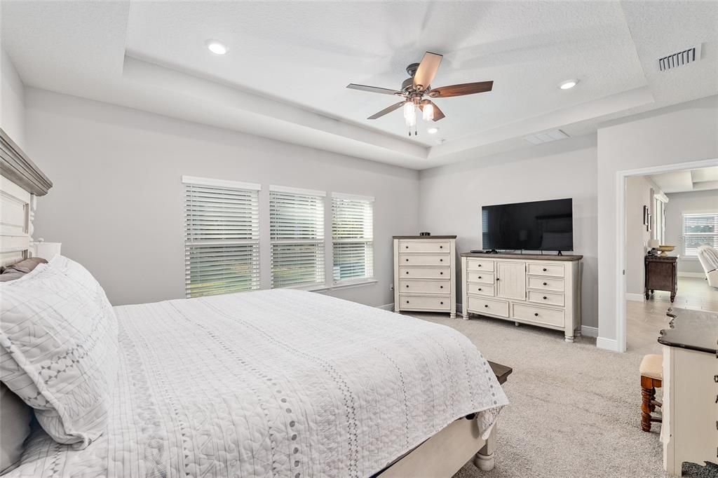 En Venta: $499,900 (4 camas, 3 baños, 2768 Pies cuadrados)