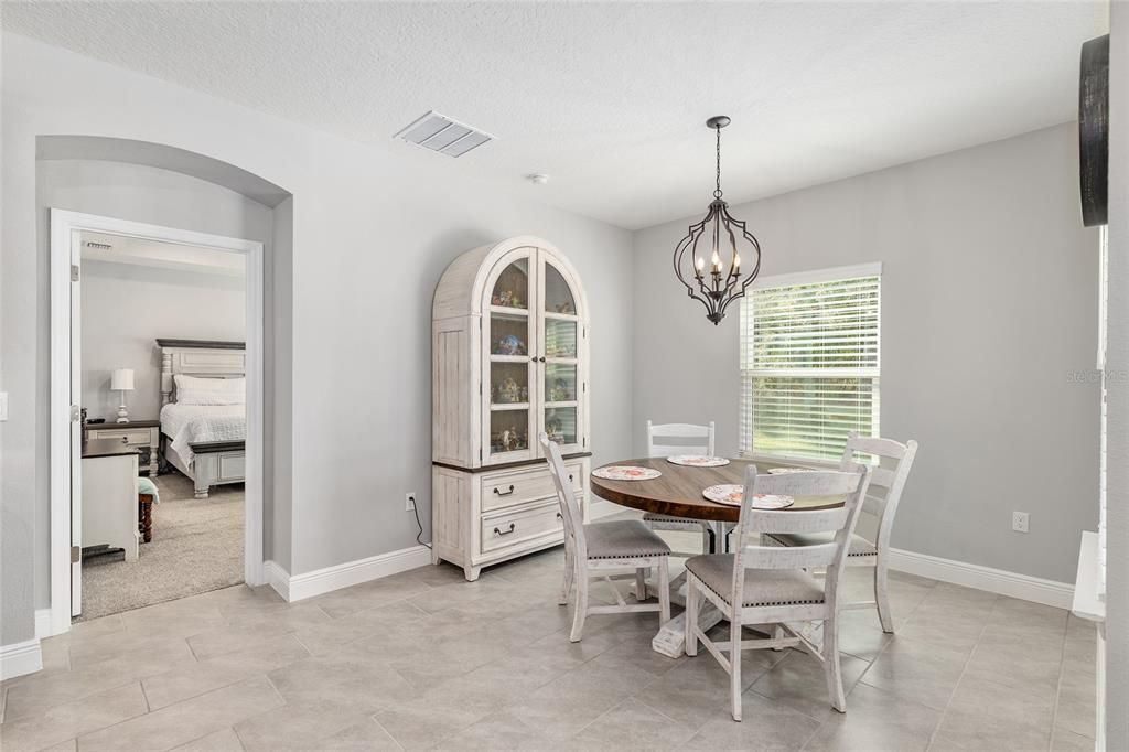 En Venta: $499,900 (4 camas, 3 baños, 2768 Pies cuadrados)