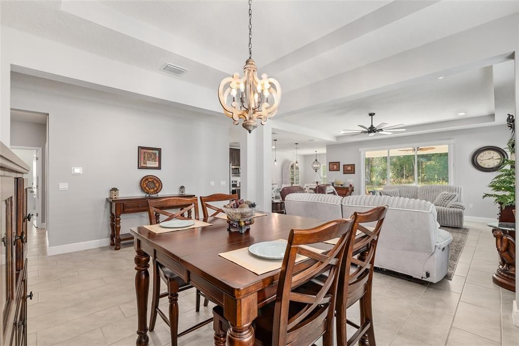 En Venta: $499,900 (4 camas, 3 baños, 2768 Pies cuadrados)