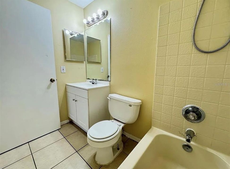 出租: $1,700 (3 贝兹, 2 浴室, 1024 平方英尺)