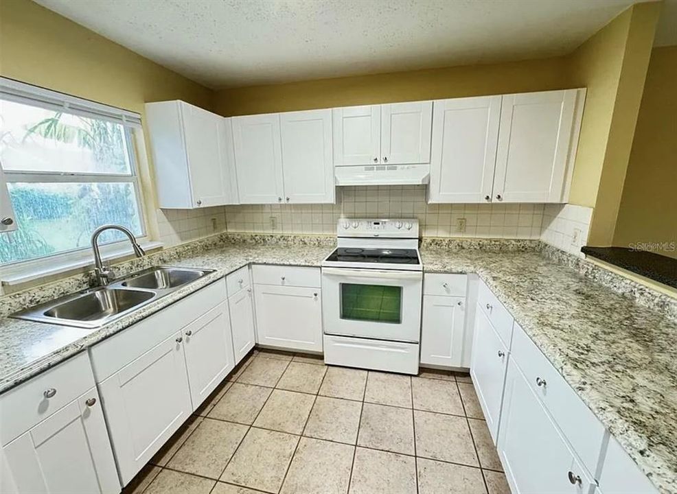 出租: $1,700 (3 贝兹, 2 浴室, 1024 平方英尺)